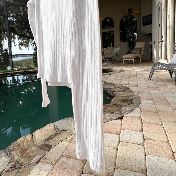 Long-Sleeve Cream Top - Picture 8 of 15